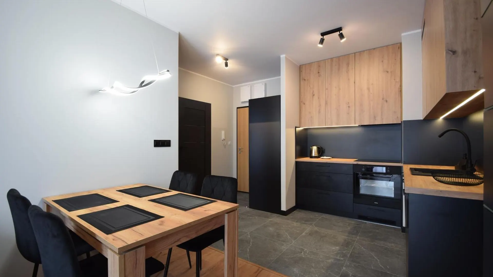 Apartament Premium Black&White By Lookap Poznan Daire